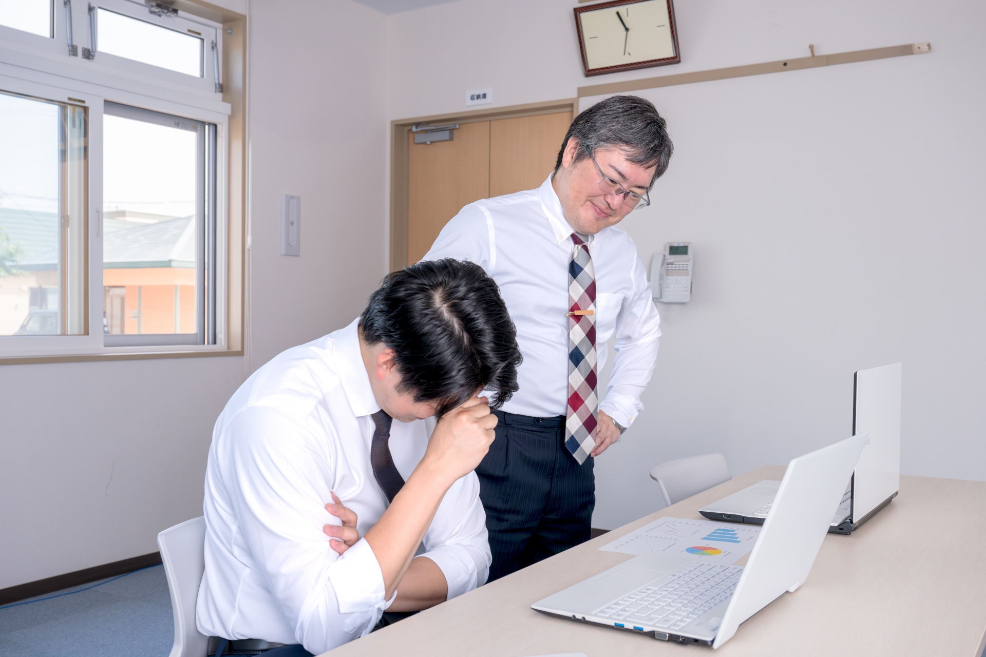 会社員　悩む